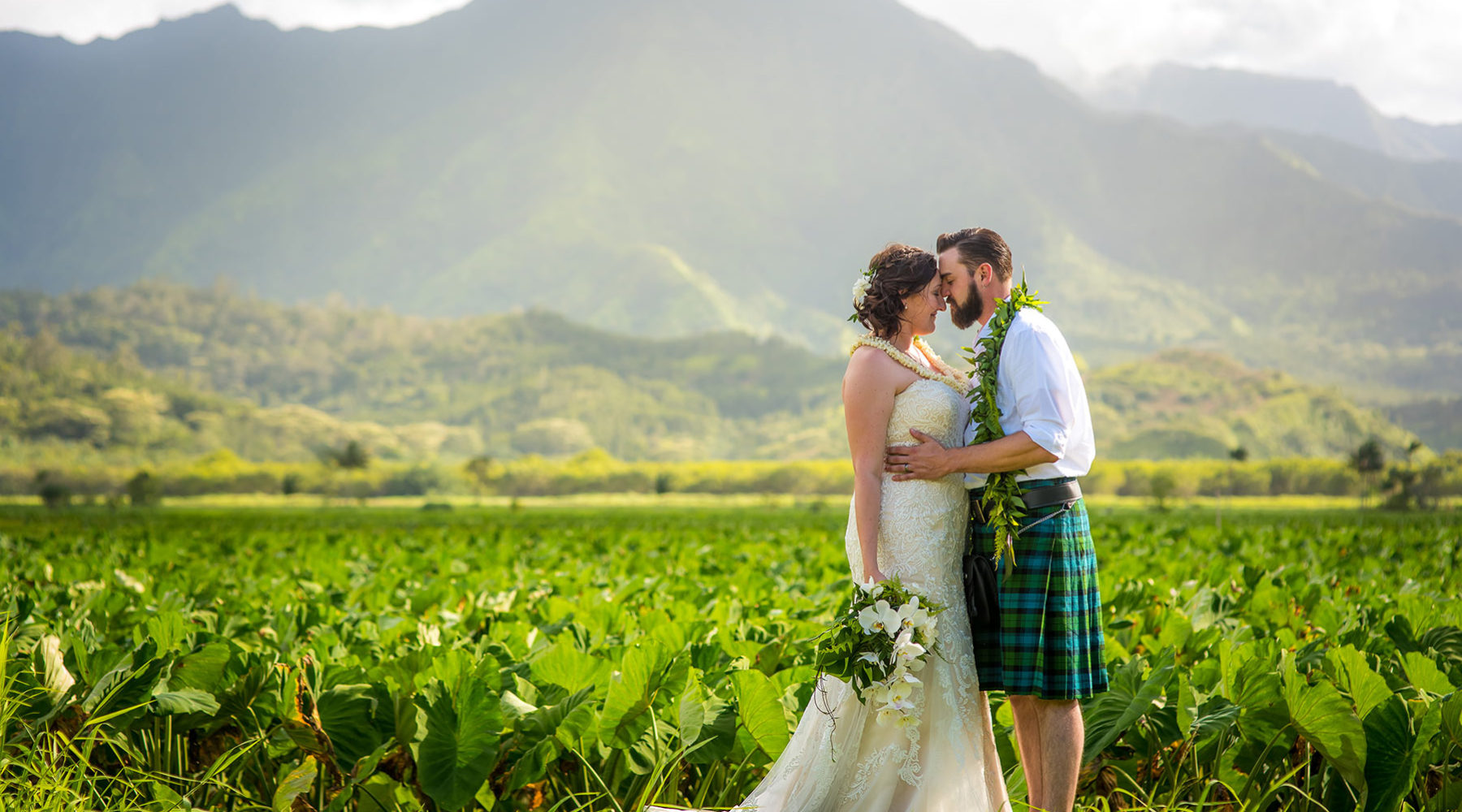 Intimate, small, wedding on Kauai.