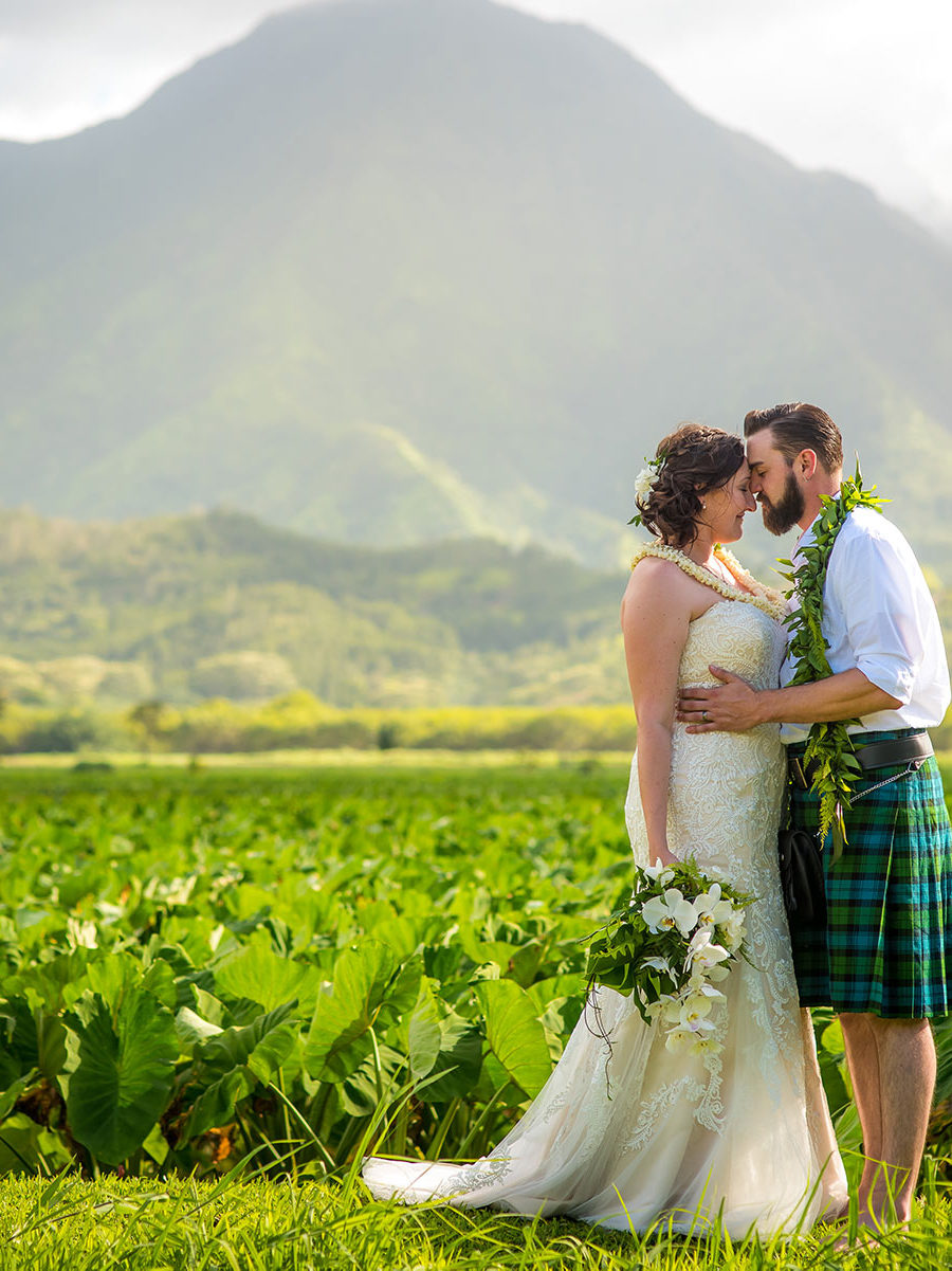 Intimate, small, wedding on Kauai.