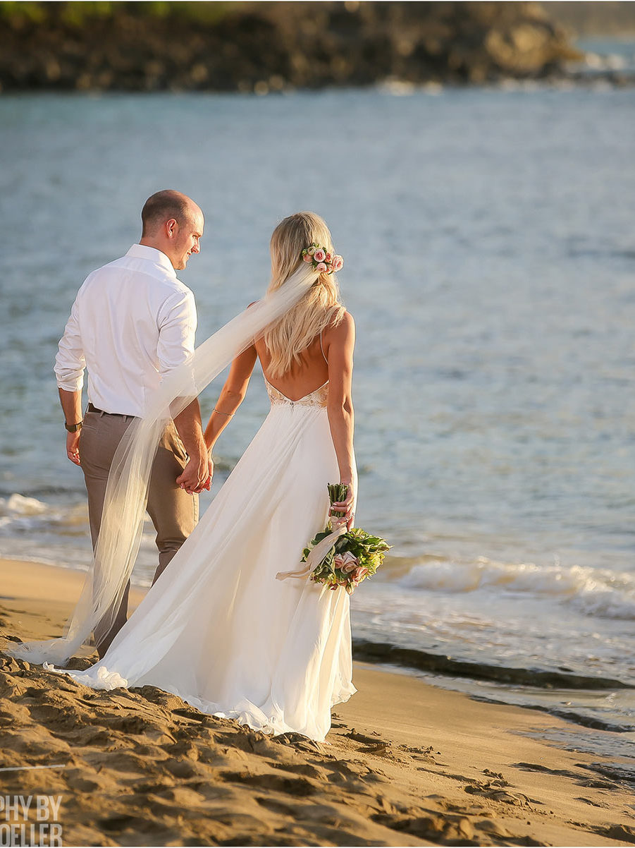 Intimate, small, wedding on Kauai.